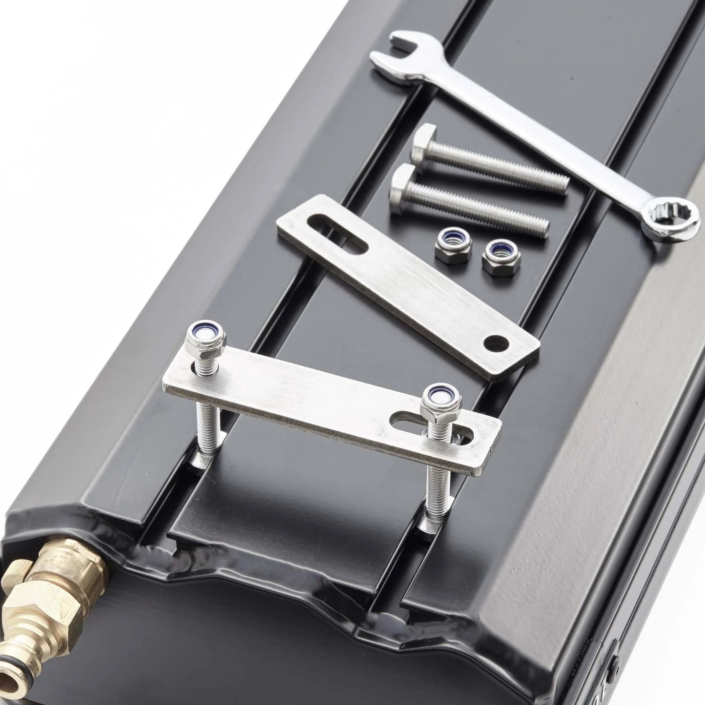 Mobiler Outdoor Druckwassertank & Travel Shower EVOTANK - Vickywood